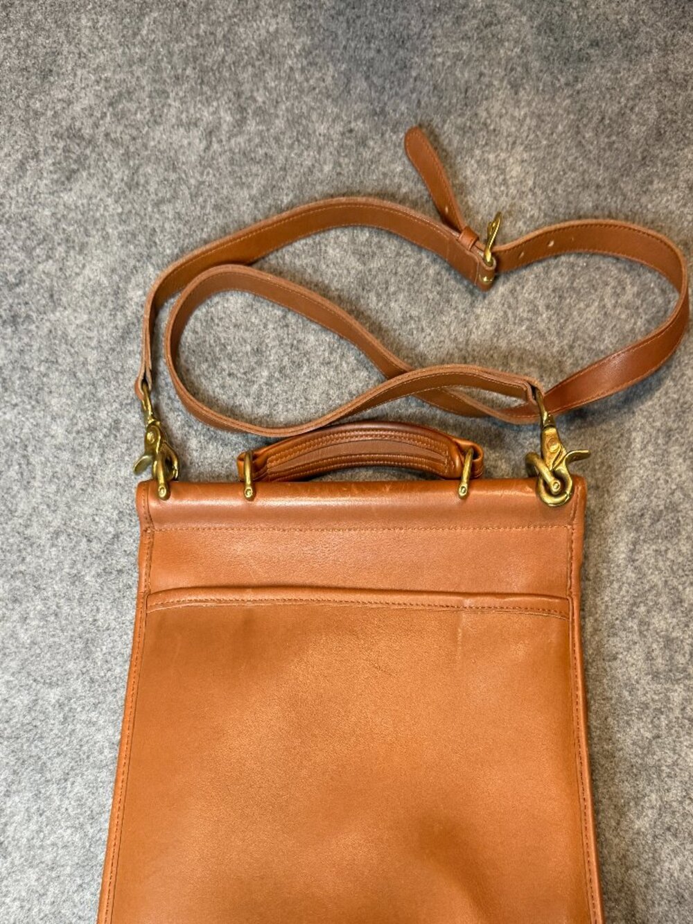 Vintage Coach British Tan Leather Crossbody Messenger Bag Brass Hardware USA - Picture 9 of 16